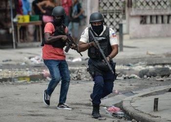 عصابات في هايتي تقتحم مركزاً للشرطة