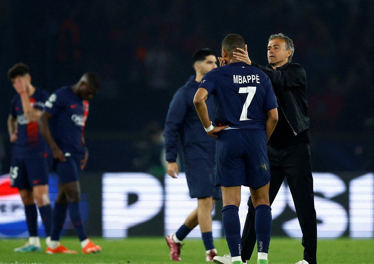 بعد مبابي.. نجم آخر يعلن رحيله عن باريس سان جيرمان