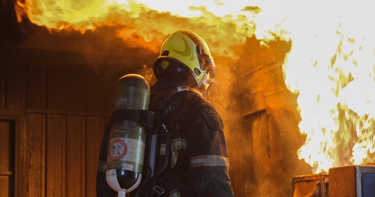 نجاة مصرية بأعجوبة من حريق بمنزلها (صور)