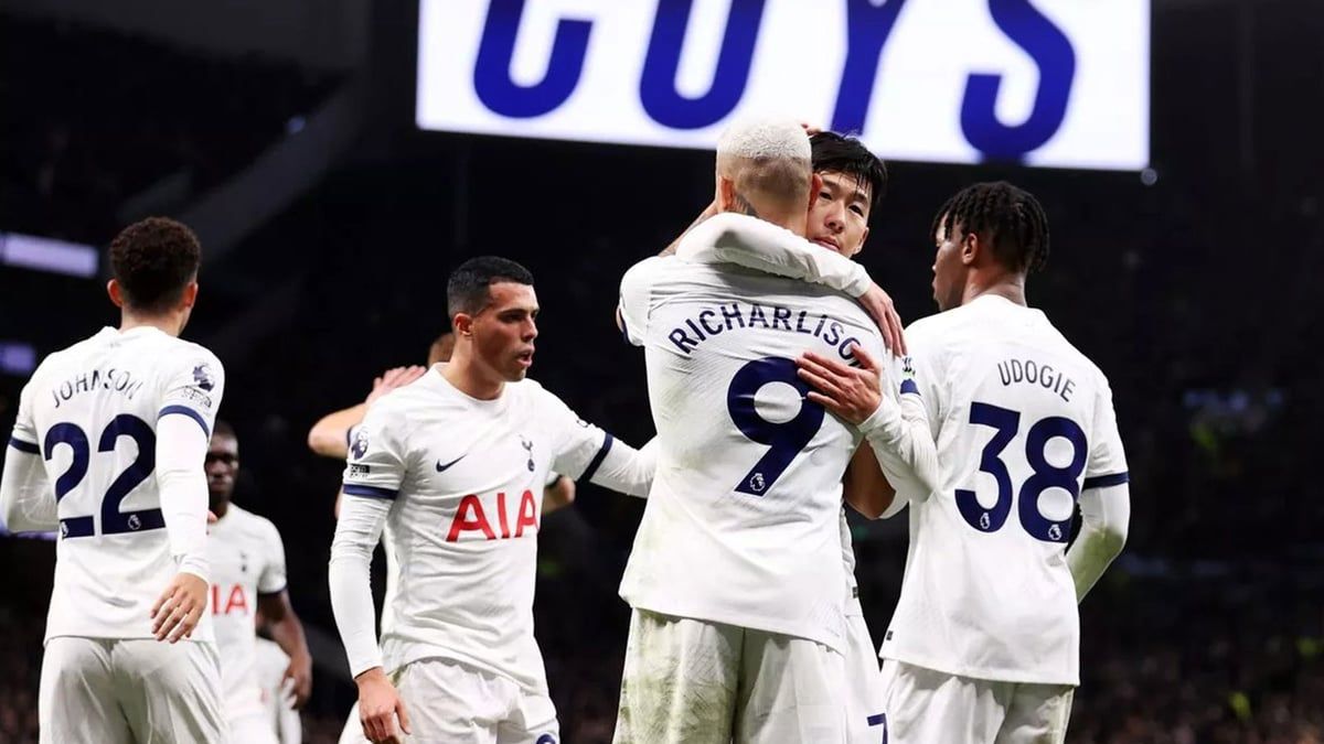 الأهلي السعودي ينافس الهلال على صفقة مدوية