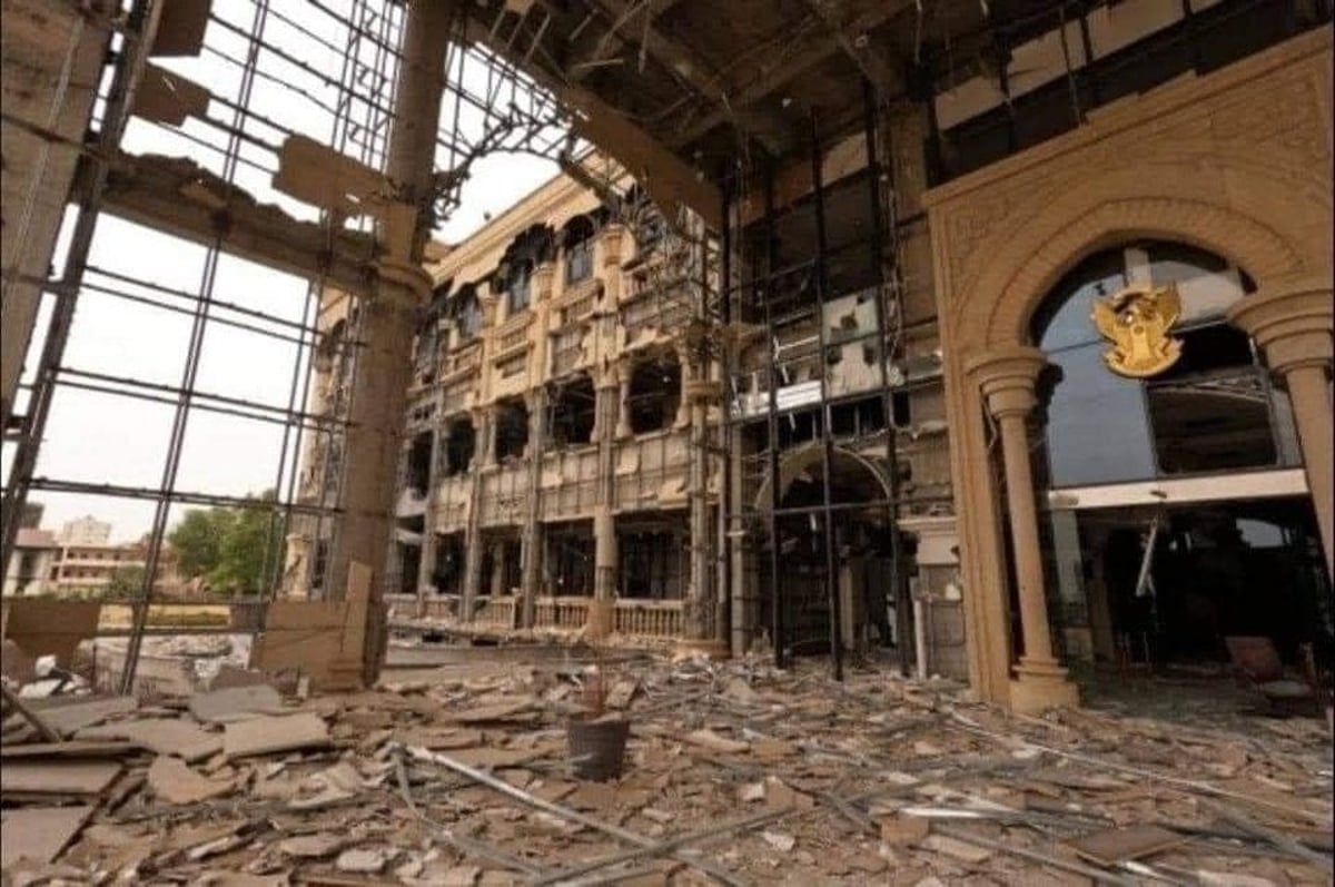 حريق في القصر الجمهوري بالسودان (فيديو)