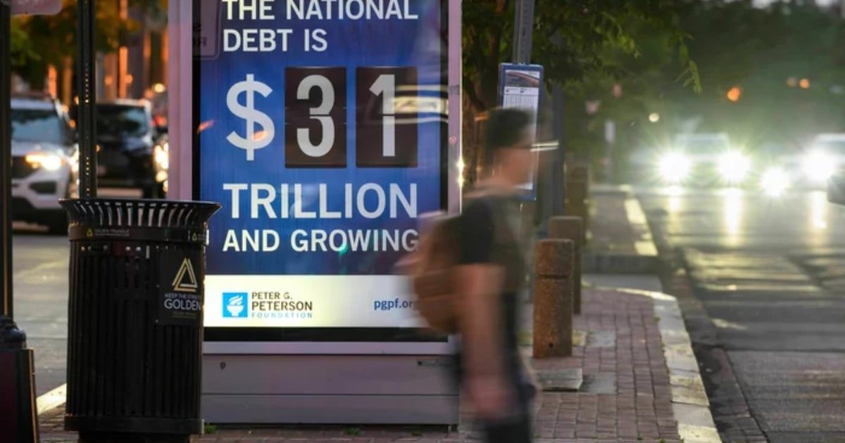 "لوموند": الدَّين العام الأمريكي يثير القلق قبل انتخابات الرئاسة