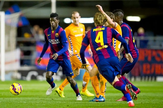 عملية احتيال كبرى.. ناد يكتشف أنه تعاقد مع "توأم" لاعب برشلونة