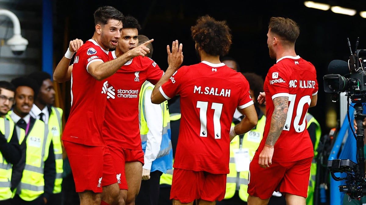 نجم ليفربول يصدم برشلونة وسان جيرمان