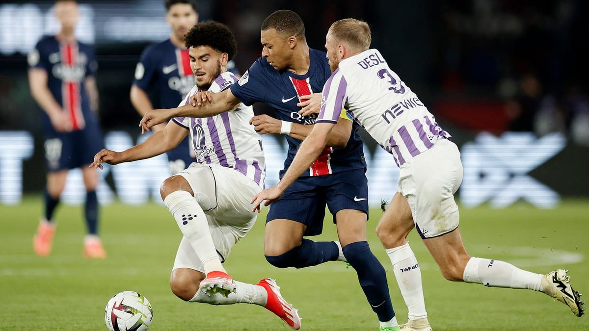 سقط بشكل خطير.. تدخل عنيف من لاعب تولوز على مبابي (فيديو)