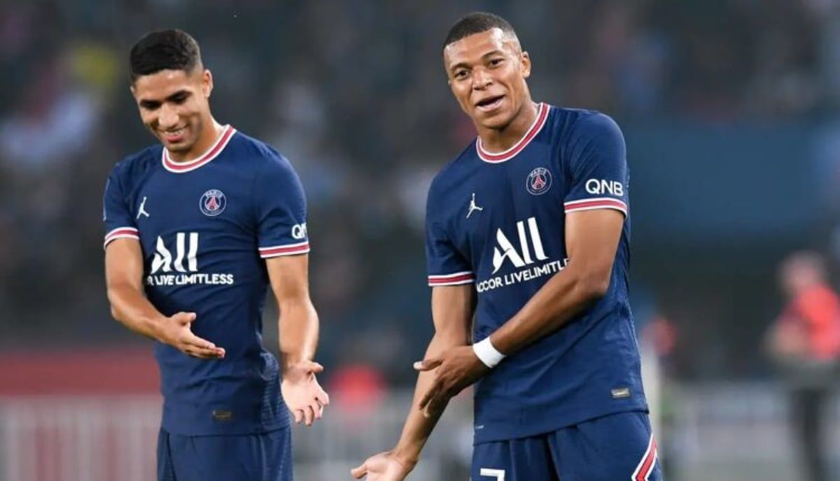 حكيمي يحرج مذيعة بسبب مبابي (فيديو)