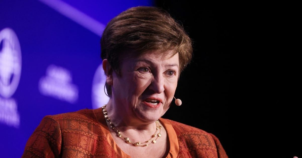 مسؤولة: الذكاء الاصطناعي يضرب سوق العمل مثل "تسونامي"