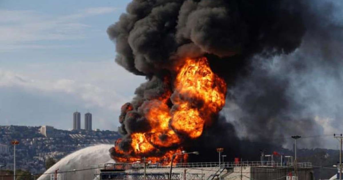 اندلاع حريق هائل في قاعدة عسكرية إسرائيلية (فيديو)