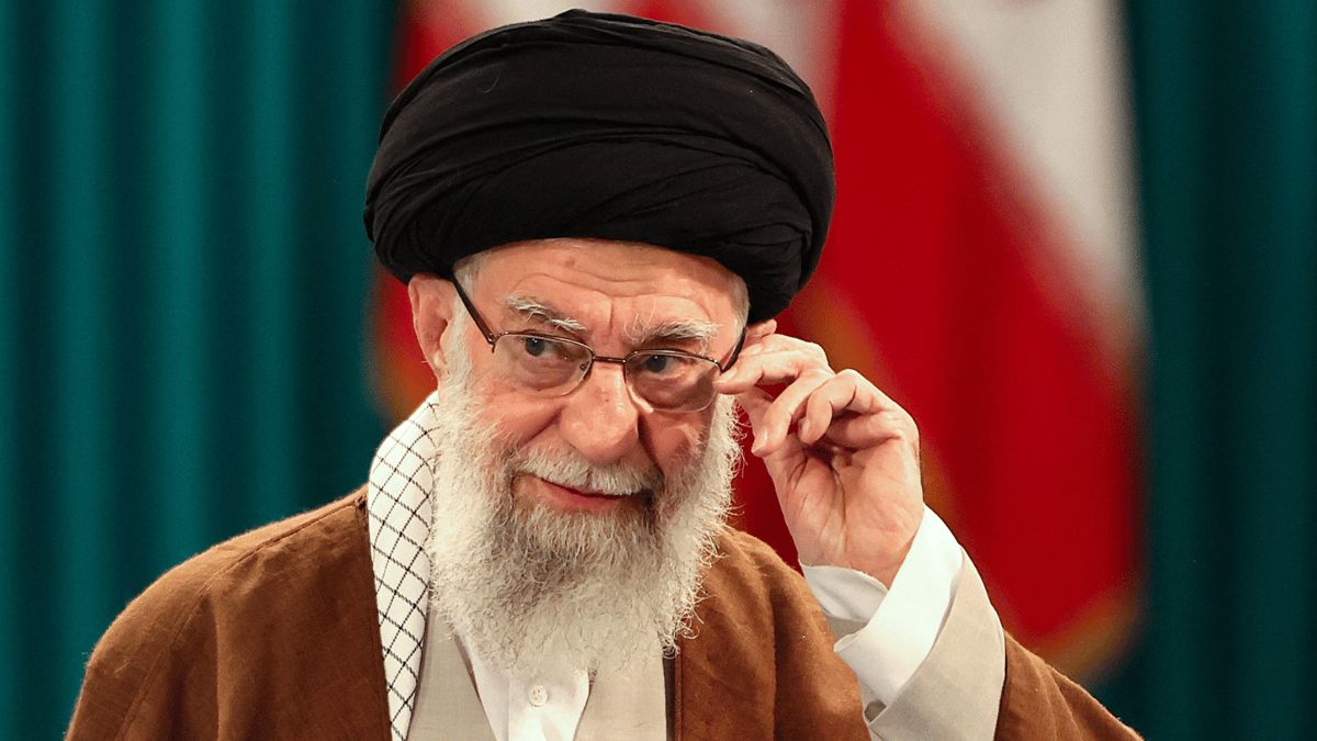 لقاء خامنئي بقيادي حوثي يثير الجدل (فيديو)