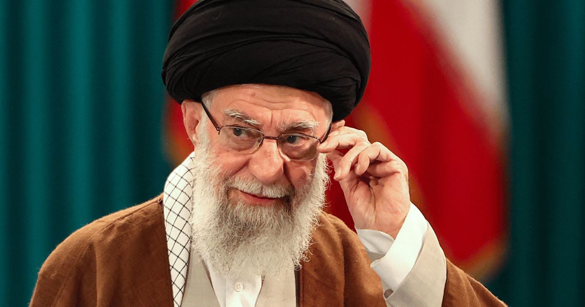 خامنئي يستفز الأتراك بالحديث عن "مظلومية اليونانيين" (فيديو)