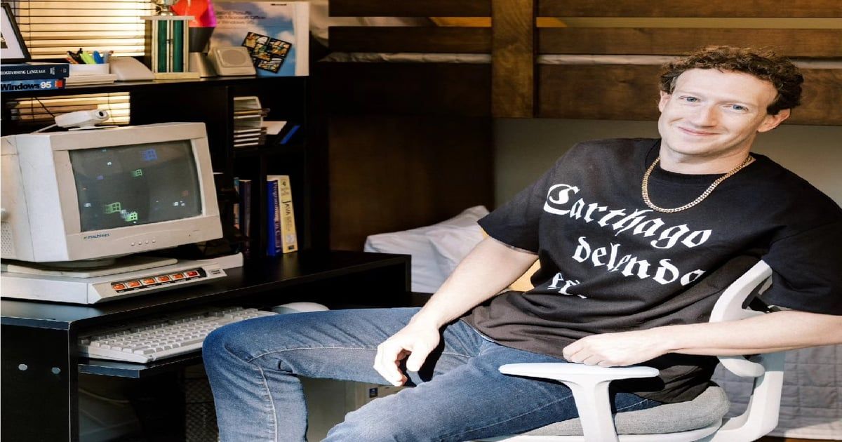 مارك زوكربيرغ يثير غضب التونسيين بعبارة على قميصه (صور)