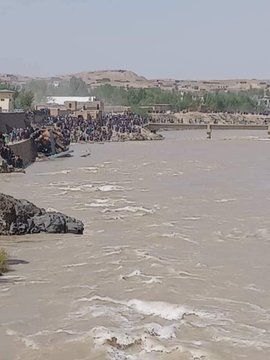 أفغانستان.. مقتل شخص وإصابة 12 في تحطم مروحية لطالبان (صور)