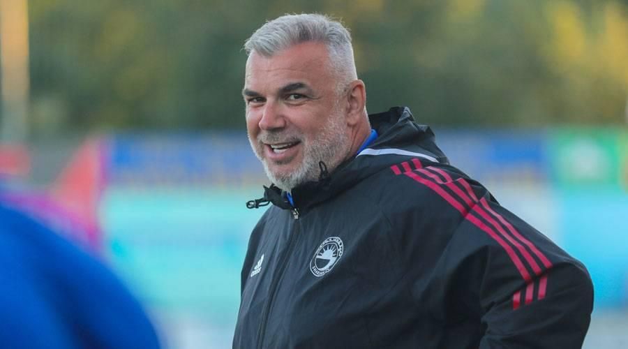 الشارقة يقترب من رقم الظفرة