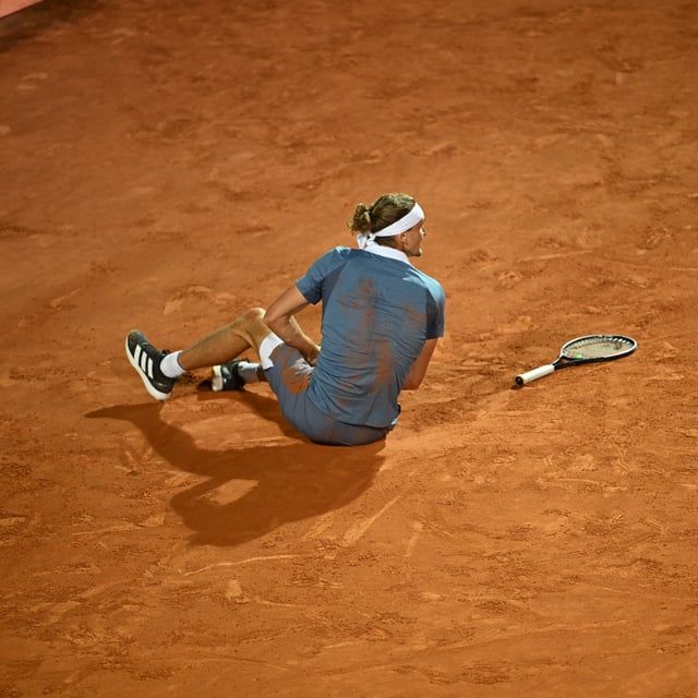 زفيريف ينتفض بعد سقوطه أرضًا ويهزم فريتز ليبلغ قبل نهائي إيطاليا المفتوحة