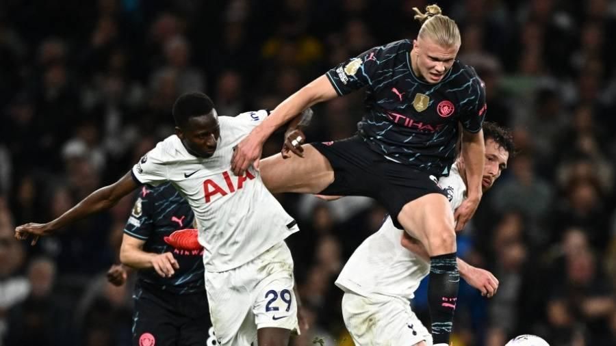 بشرى لعشاق «الليغا والبريميرليغ».. الفيفا يدرس إقامة مباريات منهما في الخارج