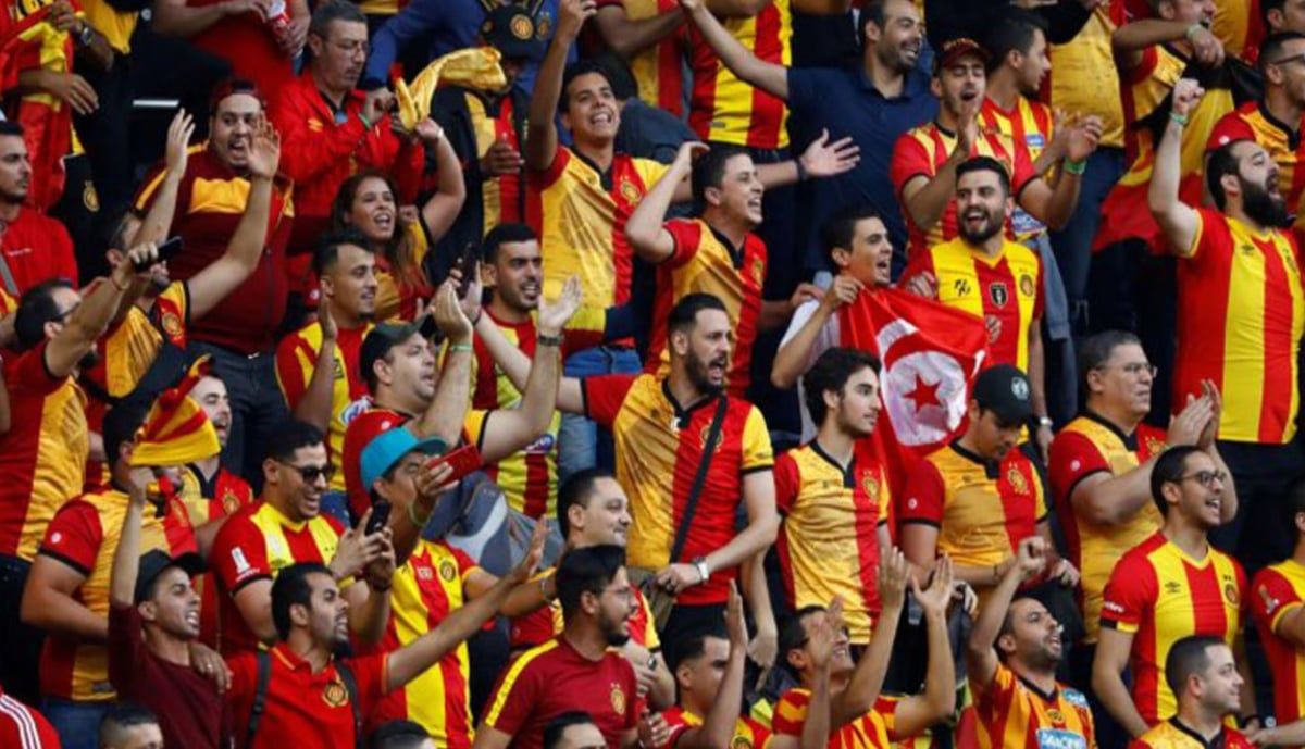 نفاد تذاكر مباراة الترجي والأهلي.. واشتباكات بين الجماهير والأمن (فيديو)