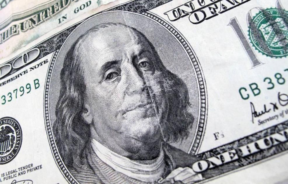 الدولار إلى أدنى مستوى في 2024 بعد بيانات التضخم