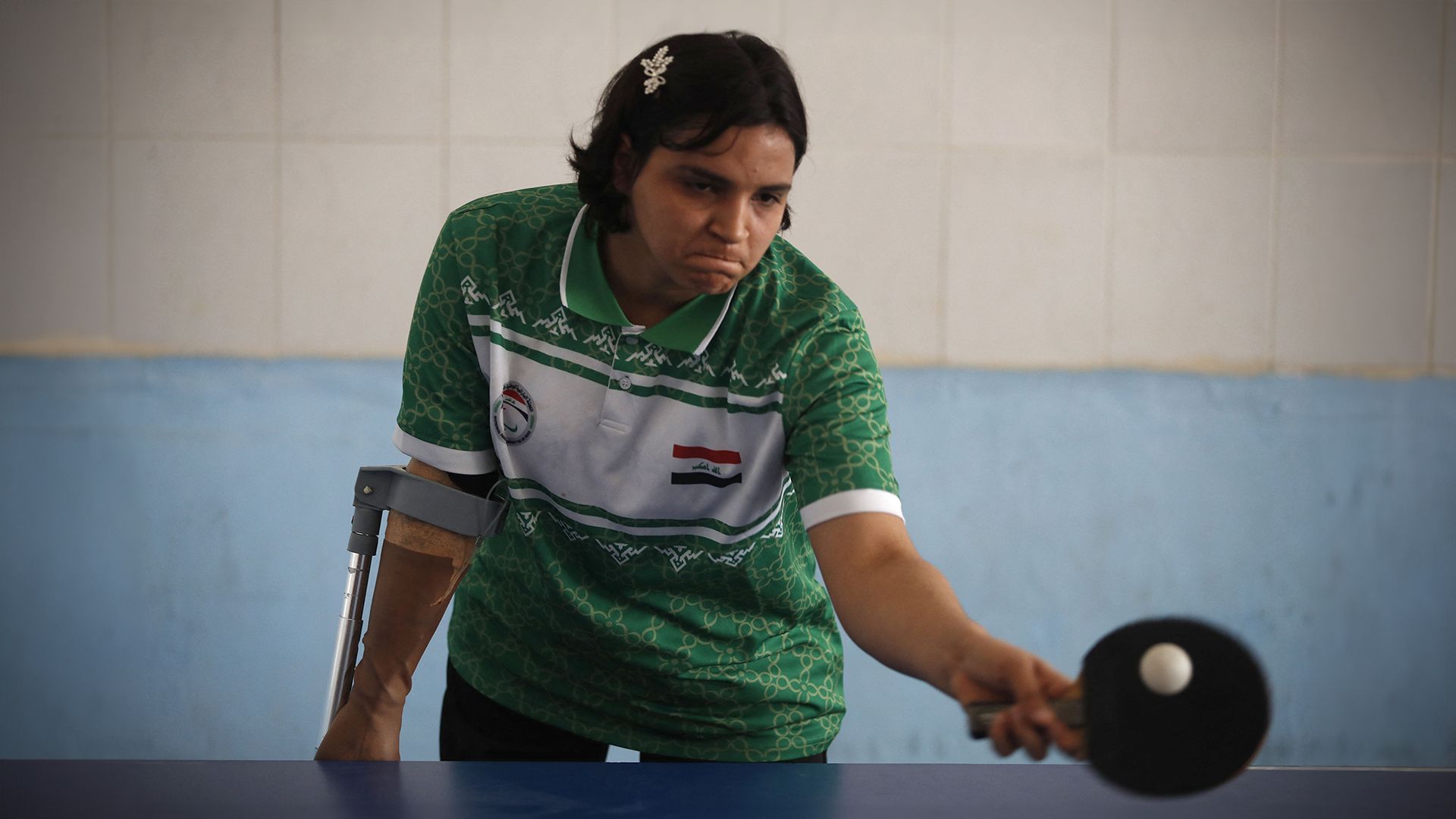 بيد واحدة.. بطلة عراقية تحلم بالذهب في أولمبياد باريس البارالمبية - موقع الخليج الان