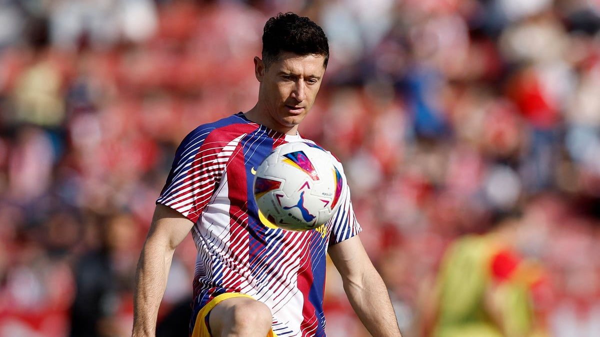 حقيقة حصول ليفاندوفسكي على جائزة الكرة الذهبية لعام 2020