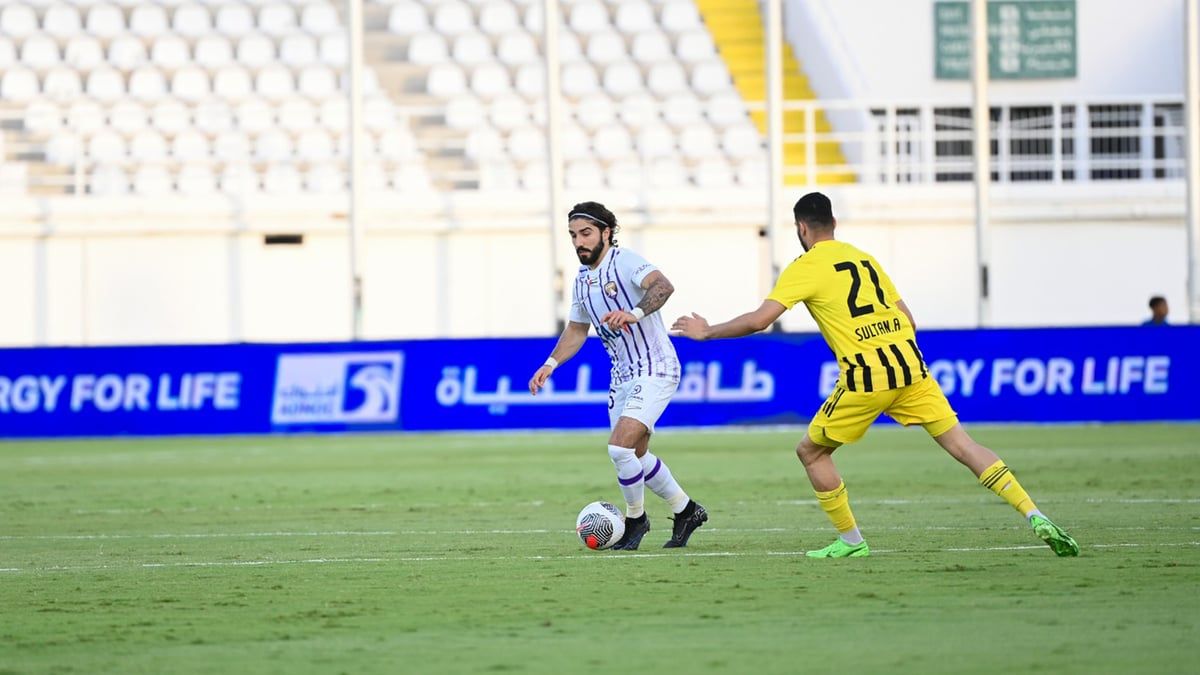 الحكم يتسبب في إيقاف هجمة خطيرة للعين أمام اتحاد كلباء (فيديو)