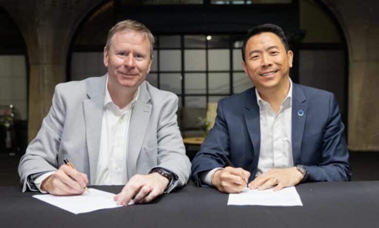 “بريسايت” و”إنتل” تتعاونان لتطوير حلول الذكاء الاصطناعي في الشرق الأوسط - موقع الخليج الان