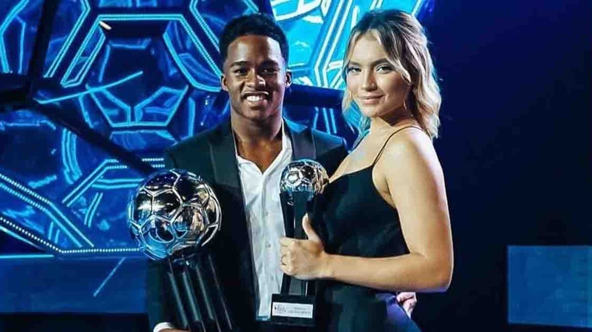 بعد جدل عقد الحب.. إندريك وصديقته يظهران في إعلان جديد (صور)