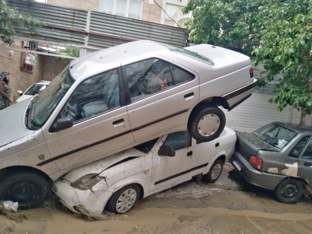 إقالة مسؤول "سخر" من الفيضانات في مدينة مشهد الإيرانية