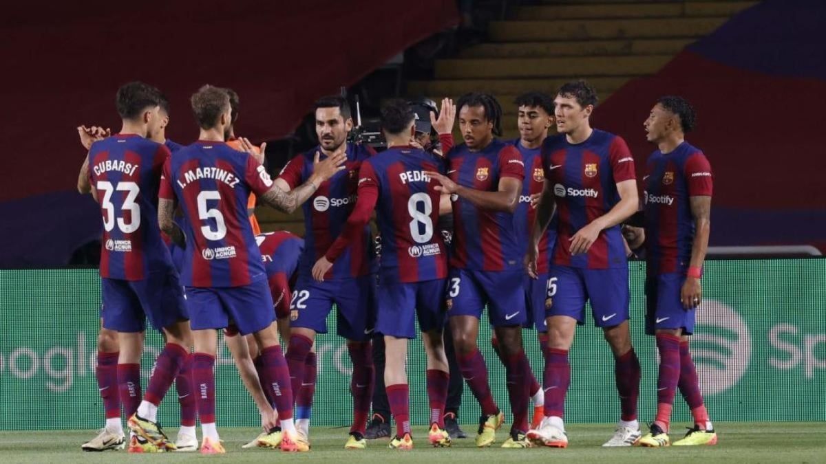 بعد أنباء رحيل تشافي.. اسم مفاجئ يقتحم حسابات برشلونة