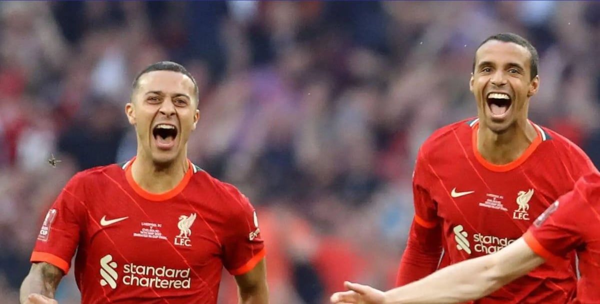 ليفربول يعلن رحيل اثنين من نجوم الفريق رسميا