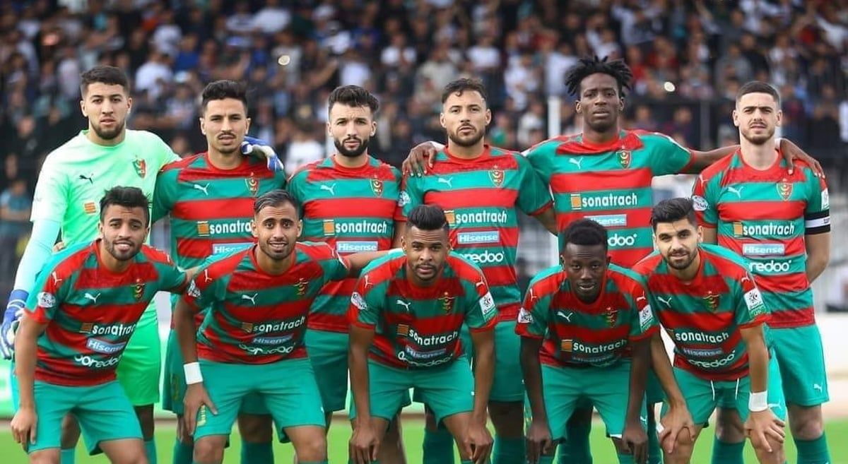 مولودية الجزائر يهزم اتحاد العاصمة ويتوج بلقب الدوري للمرة الثامنة