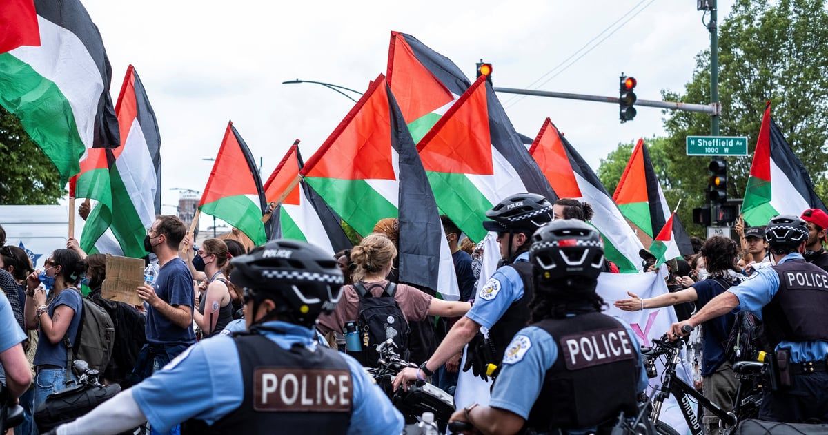 الشرطة الأمريكية تفض اعتصاماً داعماً لغزة بجامعة ديبول في شيكاغو (صور)