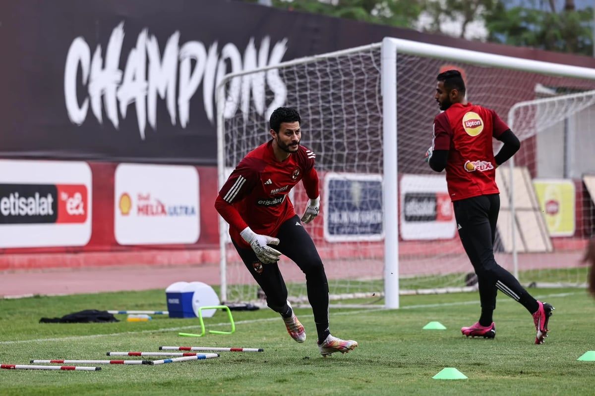 الشناوي يفجر أزمة جديدة في معسكر الأهلي المصري قبل مواجهة الترجي