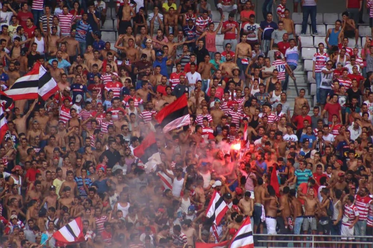 حقيقة تشجيع جمهور الإفريقي التونسي للاعبي الأهلي قبل مواجهة الترجي