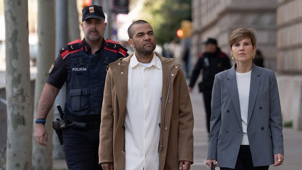 داني ألفيس يعود لعالم الرياضة من بوابة جديدة