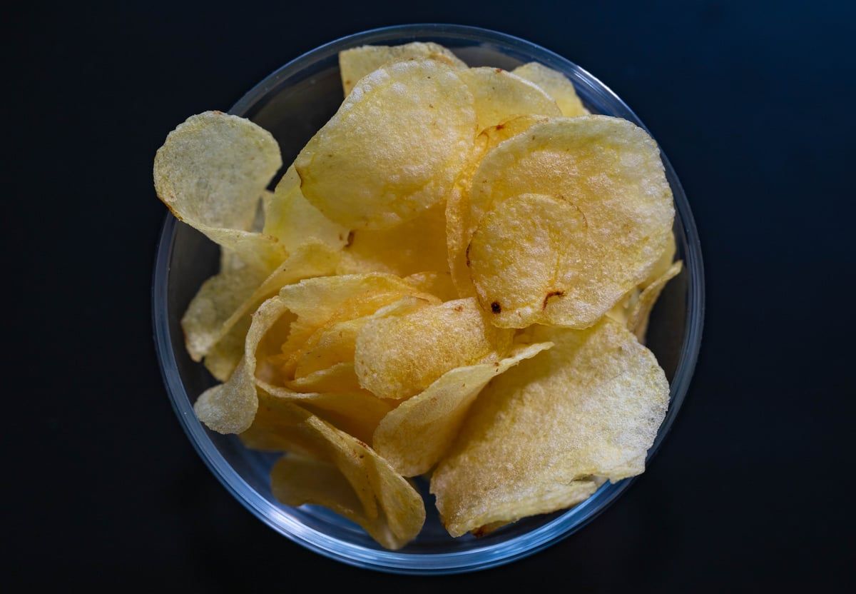 تسبب بحادثة وفاة.. سحب منتج "رقائق بطاطس" من ولاية أمريكية