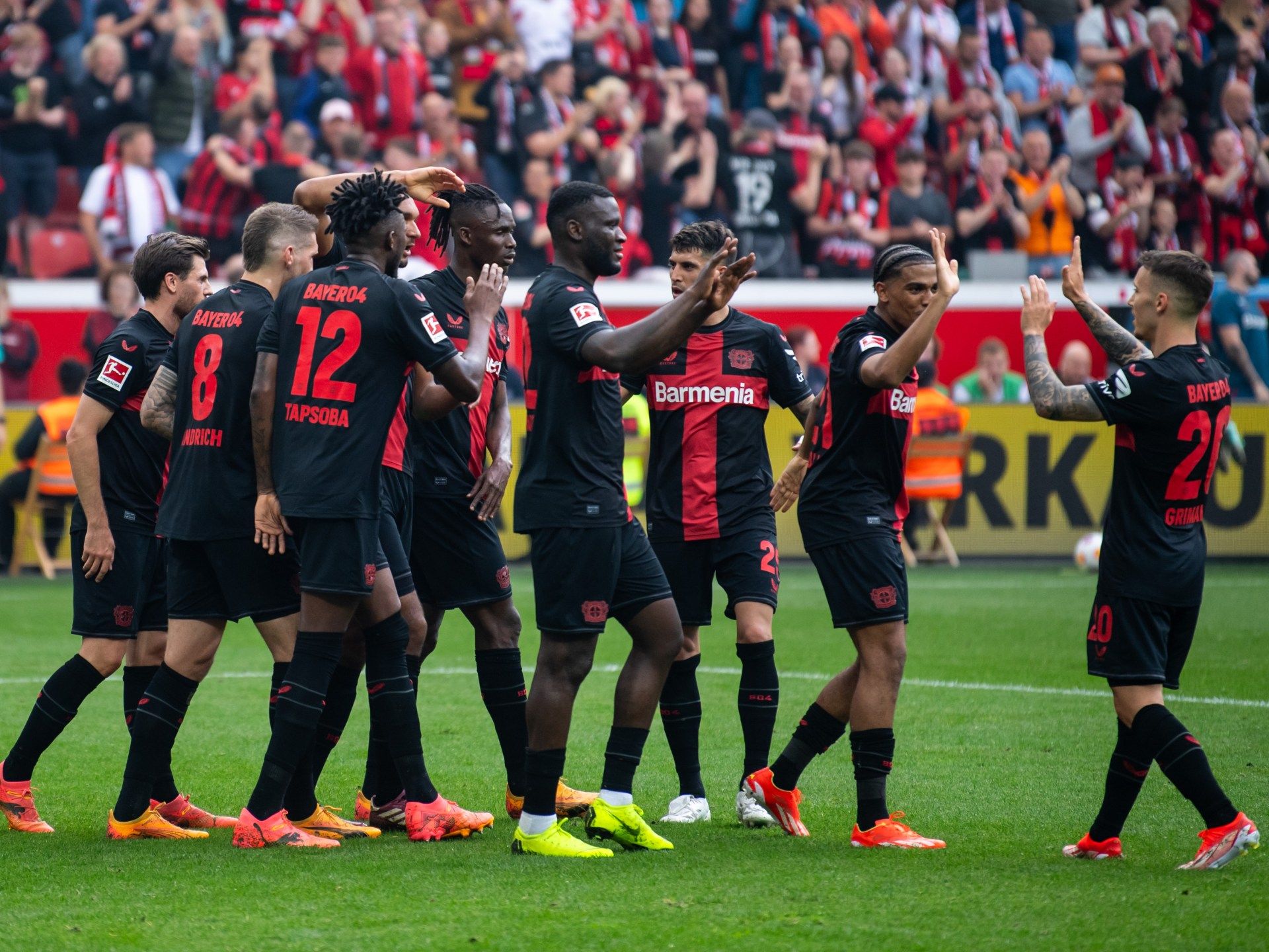 شاهد.. ليفركوزن يصبح أول فريق في الدوري الألماني ينهي موسما دون هزيمة - موقع الخليج الان