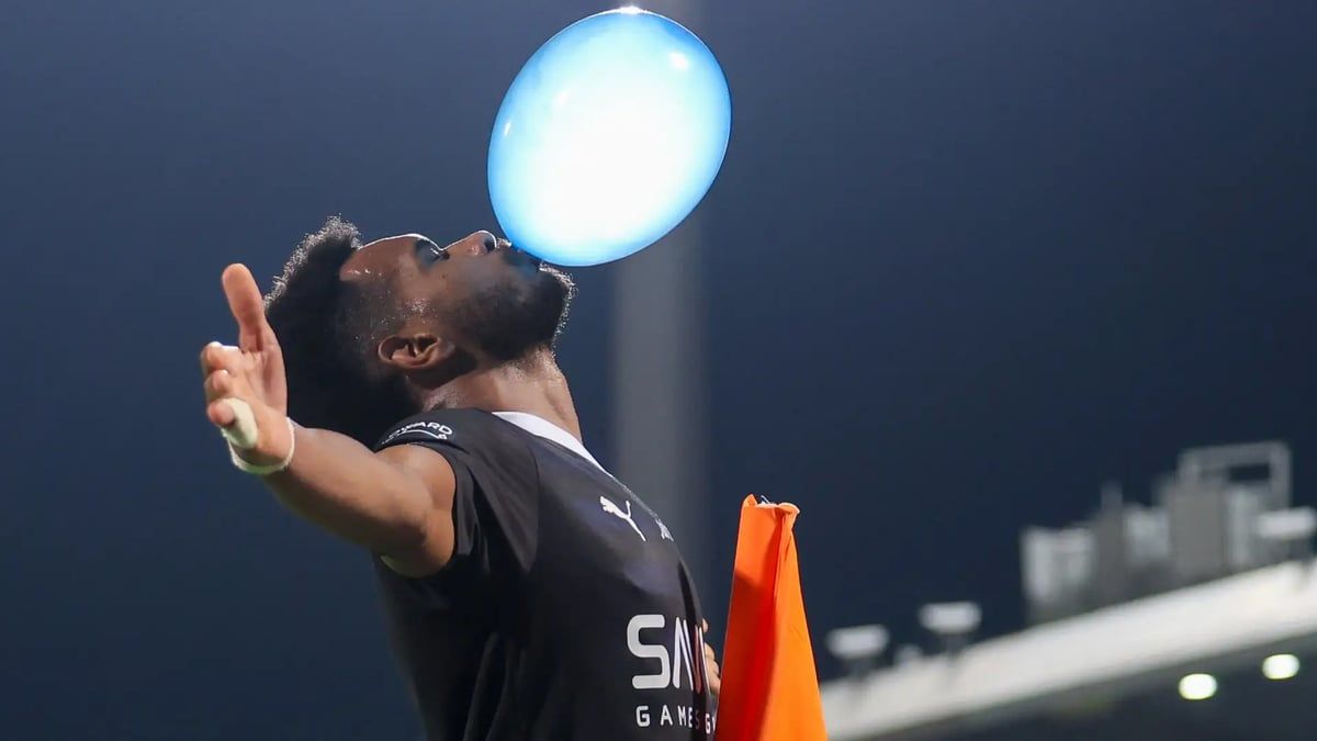 إشارة مثيرة من علي البليهي لجمهور النصر بعد هدف ميتروفيتش (فيديو)