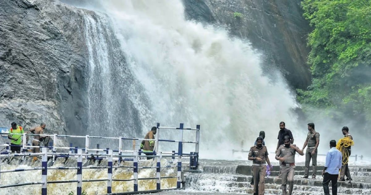 الهند.. فيضان شلالات يفاجىء فتى أثناء الاستحمام ويقتله (فيديو)