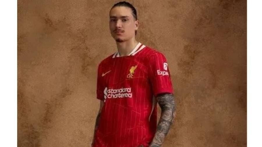 قمصان أندية «البريميرليغ».. أرسنال يستعيد مدفعه ويونايتد يقلد تشيلسي