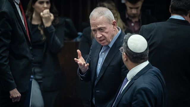 احتدام "أزمة الجنرالات" يهدد بتفكك مجلس الحرب الإسرائيلي