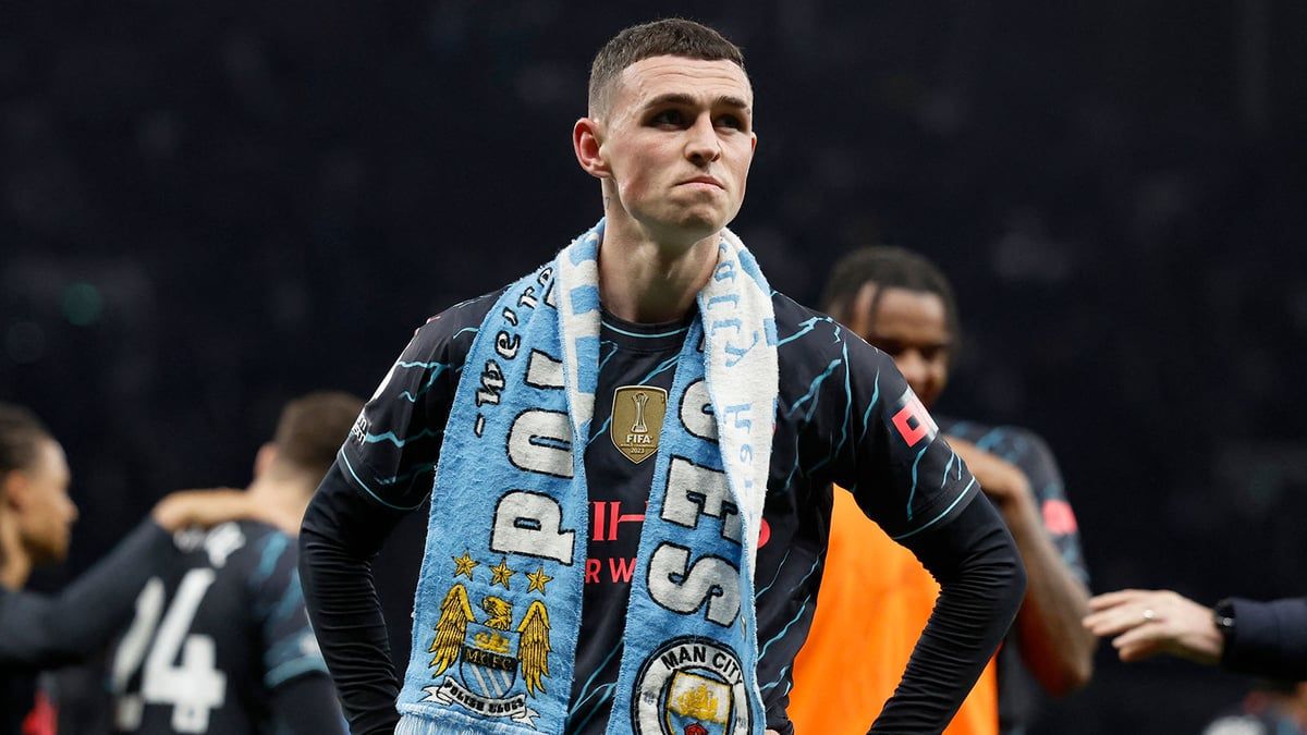 فيل فودين يتوج بجائزة لاعب الموسم في الدوري الإنجليزي