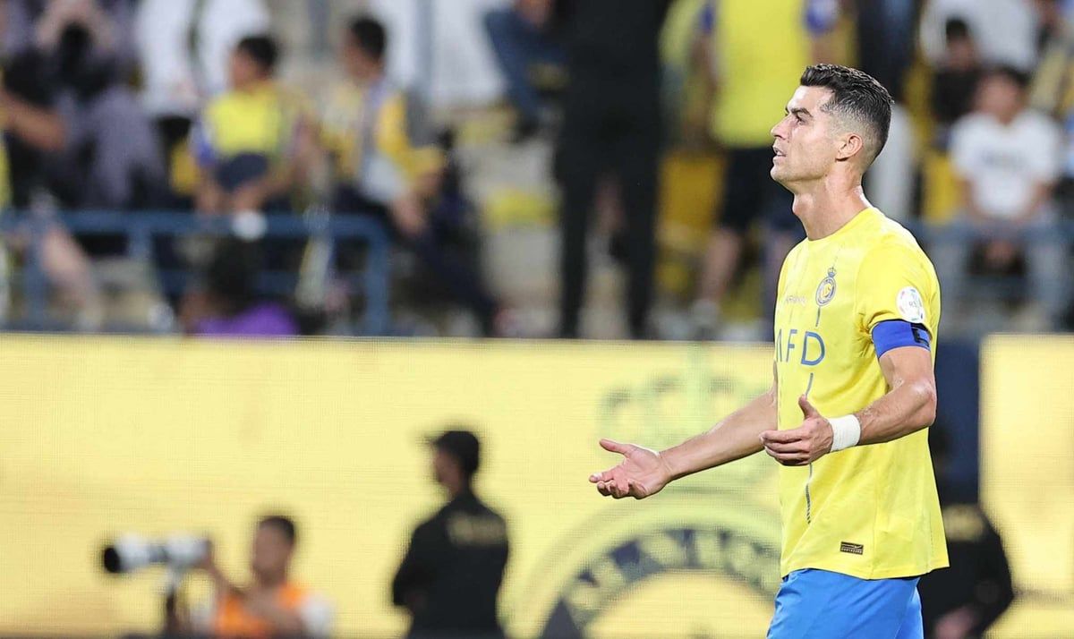 حزن وصدمة رونالدو بعد إهداره فرصا بالجملة (فيديو)