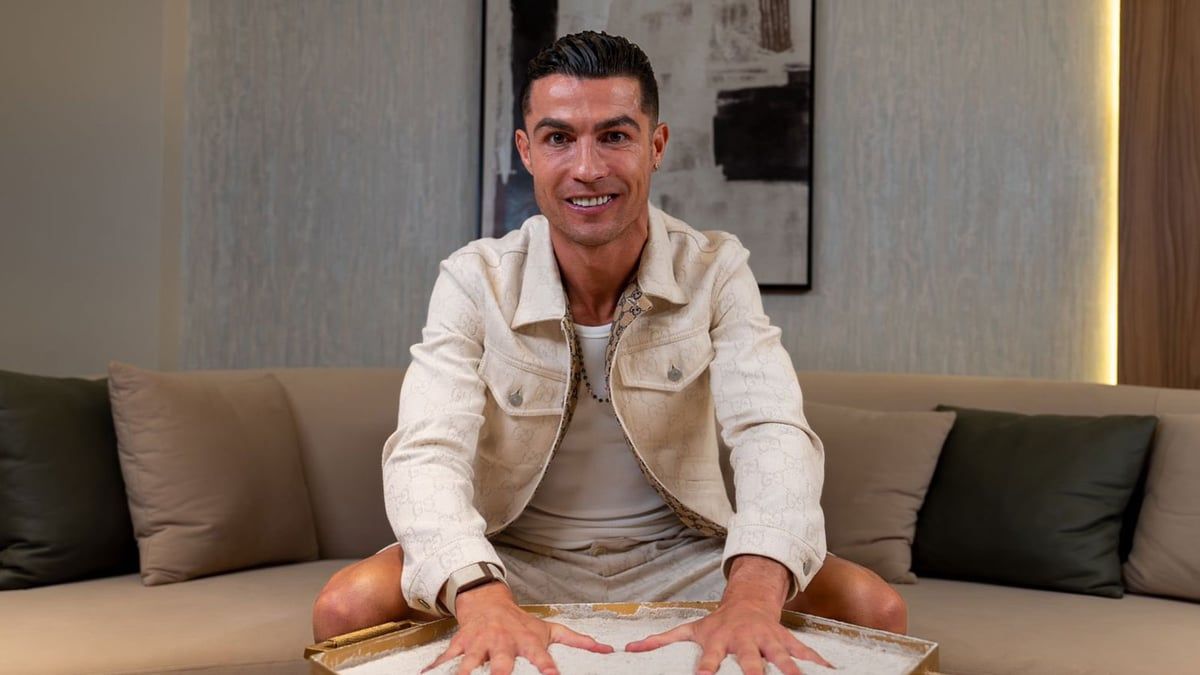 كريستيانو رونالدو يضع بصمته في جدار مشاهير البوليفارد