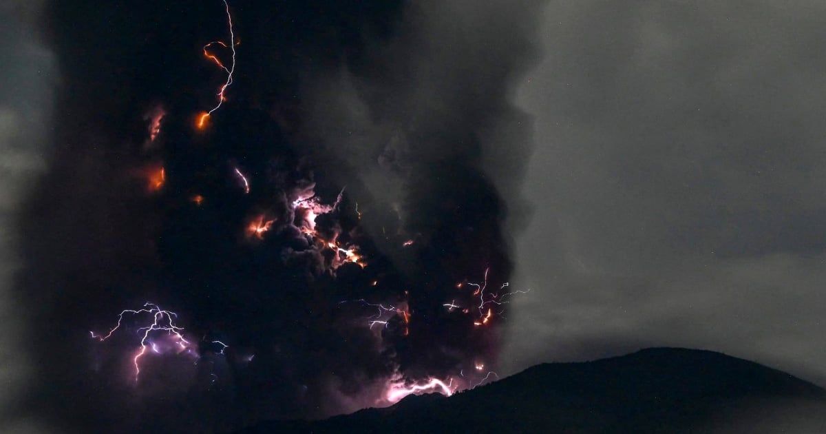 إخلاء 7 قرى في إندونيسيا بعد ثوران بركان "إيبو"