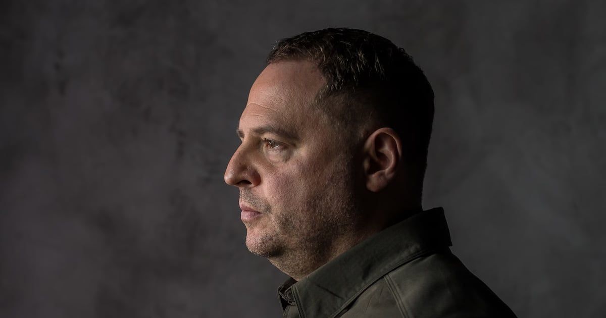 ييرماك.. رجل الظل الذي جعل الممثل زيلينسكي قائد حرب