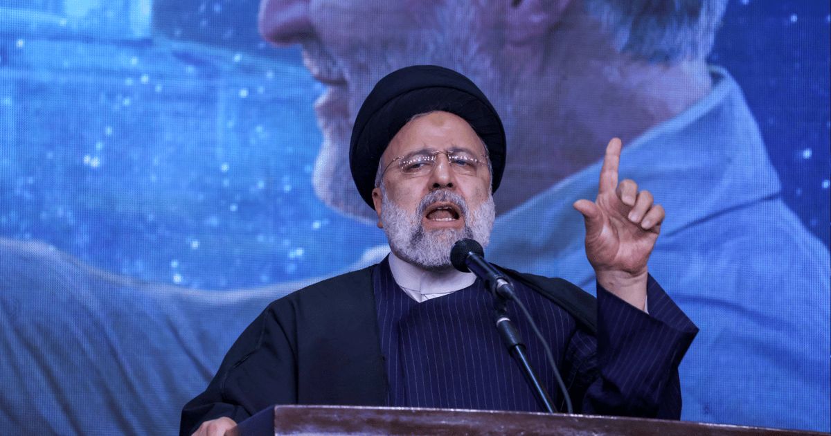 نائب إيراني لـ"الخليج الان": مروحية رئيسي سقطت في الغابات