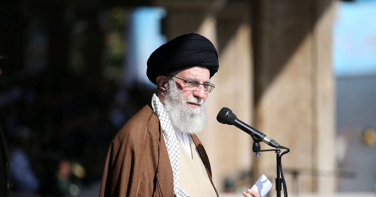 بحضور خامنئي.. مجلس الأمن القومي الإيراني يجتمع بعد حادثة رئيسي (صور)