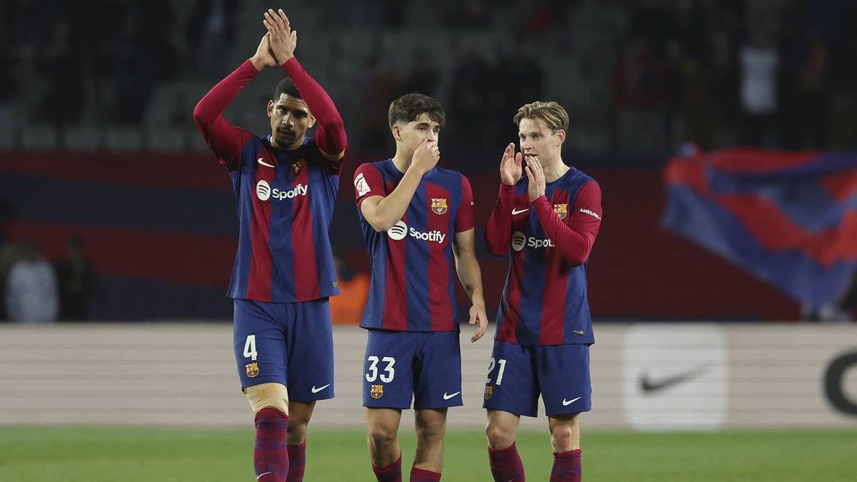 أستون فيلا يخطط لضم نجم برشلونة