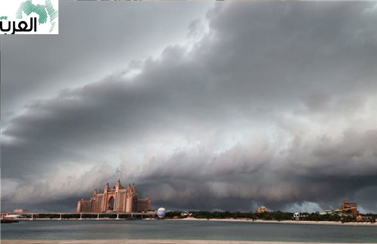 ظروف جوية قاسية تضرب الإمارات .. أمطار غزيرة ورياح قوية تثير مخاوف من فيضانات ! اليك التفاصيل