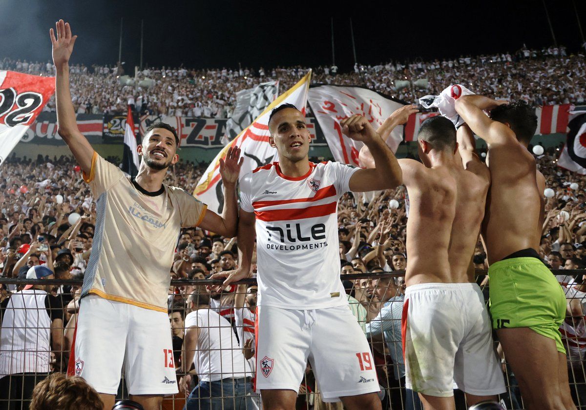 فوضى وتدافع في مراسم تتويج الزمالك بكأس الكونفدرالية (فيديو)